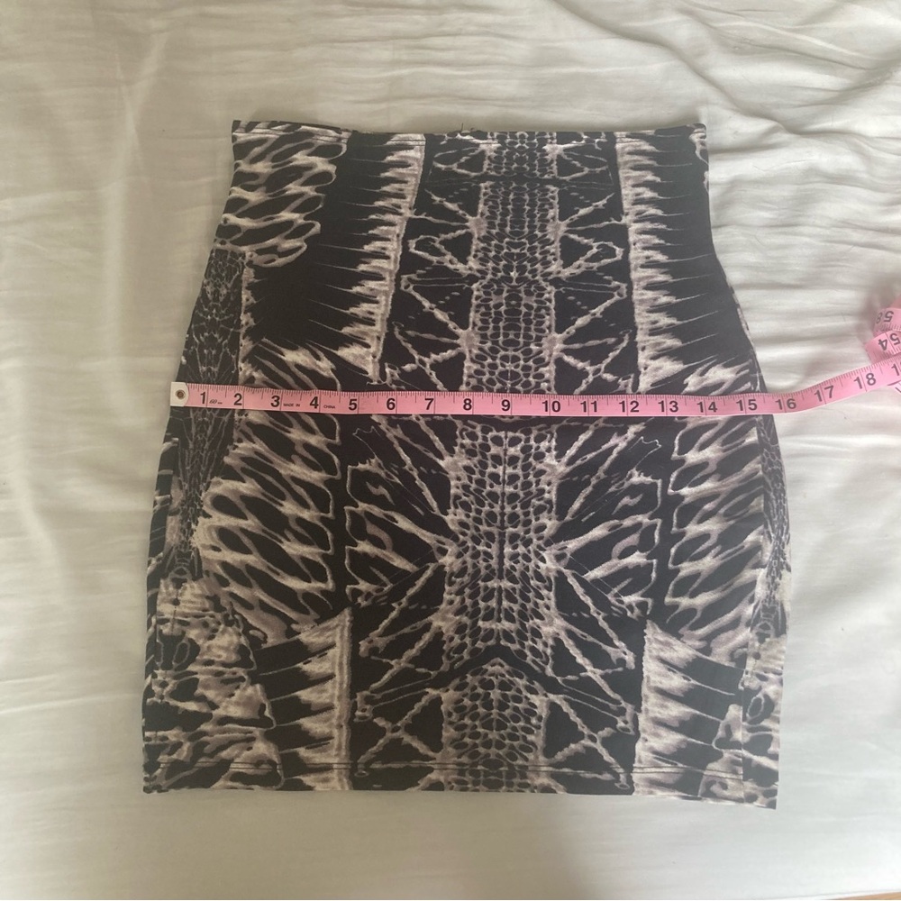 SOLD! Topshop Mini Skirt- very cute animal print pattern - Picture 6 of 8